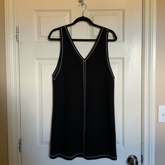 Black jumper-style dress - Picture 2 of 3